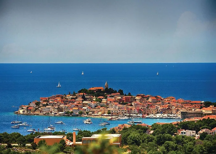 Five-Bedroom Holiday Home Primosten With Sea View 06
